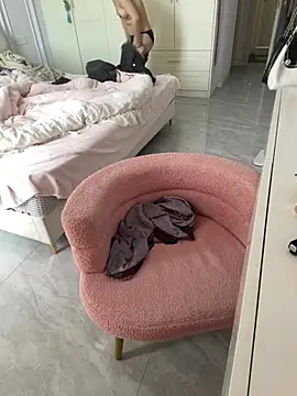 diudiubaobei  online show from 04-25-26, 04:04