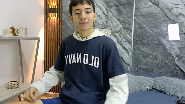 Snapshot of NoahWalker__ chatting on 06-04-26, 11:05 NoahWalker online show from 06-04-26, 11:05