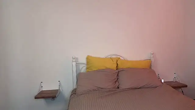 Catrinee online show from 06-08-26, 05:02