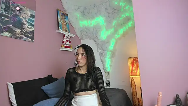 Snapshot of liz_merchan chatting on 06-27-26, 07:52 liz merchan online show from 06-27-26, 07:52
