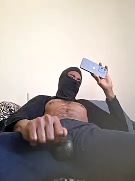 SkinnnyBlack online show from 04-21-26, 05:06