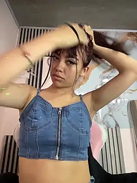 Snapshot of kira_ec chatting on 06-15-26, 03:36 kira ec online show from 06-15-26, 03:36