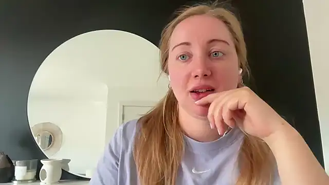 arielsweetieee online show from 06-05-26, 06:52