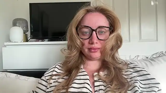 arielsweetieee online show from 06-13-26, 06:44