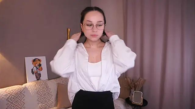 DaysiChristi online show from 04-24-26, 06:10