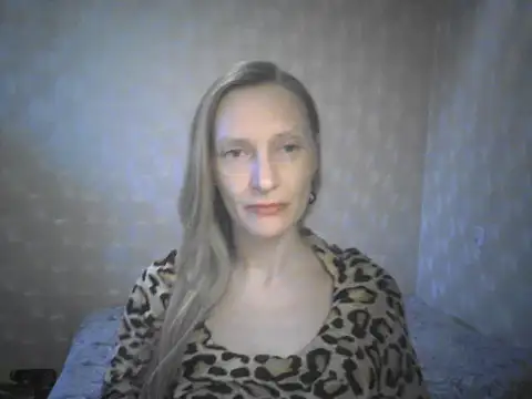 LunaBelle8 online show from 04-23-26, 05:15