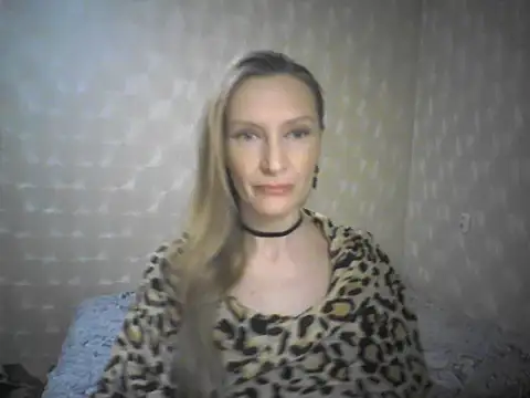 LunaBelle8 online show from 04-25-26, 05:43