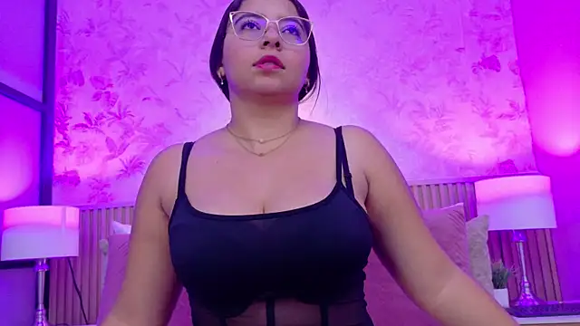 Darcy glow  online show from 05-12-26, 11:40