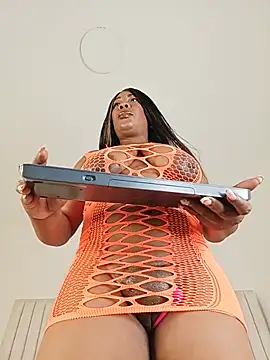 Snapshot of MadameEbony chatting on 07-21-26, 11:45 MadameEbony online show from 07-21-26, 11:45