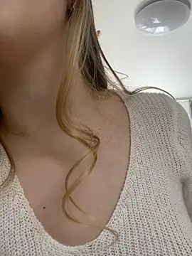 Snapshot of LilianHowards chatting on 05-04-26, 11:06 LilianHowards online show from 05-04-26, 11:06