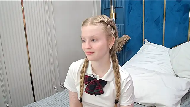Snapshot of LilianHowards chatting on 05-31-26, 09:49 LilianHowards online show from 05-31-26, 09:49