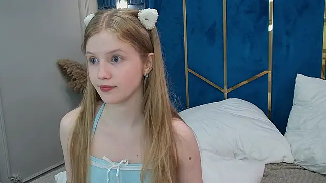 Snapshot of LilianHowards chatting on 06-22-26, 10:34 LilianHowards online show from 06-22-26, 10:34