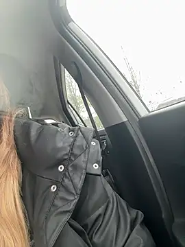 SchmuseBunny online show from 04-20-26, 06:05