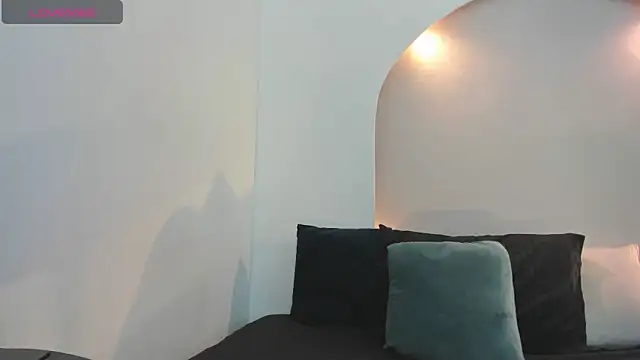 Snapshot of lucy_rouse1 chatting on 04-30-26, 01:06 lucy rouse1 online show from 04-30-26, 01:06