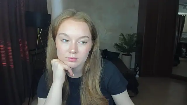 Snapshot of ValeriSunny chatting on 05-21-26, 02:57 ValeriSunny online show from 05-21-26, 02:57