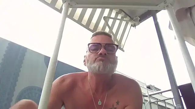 Snapshot of Thomster72 chatting on 06-16-26, 11:46 Thomster72 online show from 06-16-26, 11:46