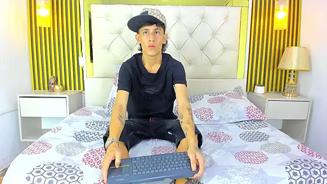 Just18Jake  online show from 05-05-26, 12:07