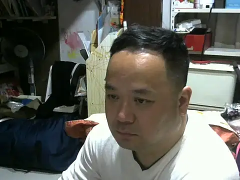 xinxinde123 online show from 04-28-26, 11:04