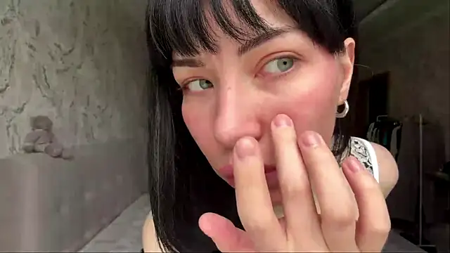 LuisaAlconcel online show from 04-25-26, 06:49