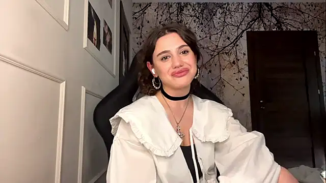 PamelaFougere online show from 04-21-26, 03:07