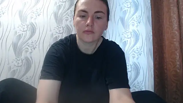 Snapshot of AlinaxJames chatting on 06-27-26, 07:46 AlinaxJames online show from 06-27-26, 07:46