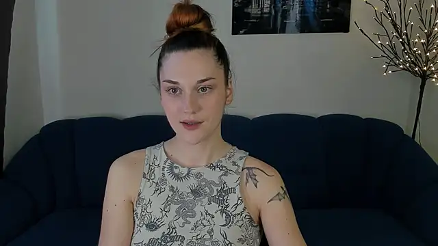elani lune online show from 06-20-26, 09:23