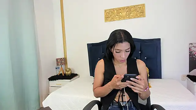 Snapshot of AmberKayleigh chatting on 06-20-26, 04:43 AmberKayleigh online show from 06-20-26, 04:43