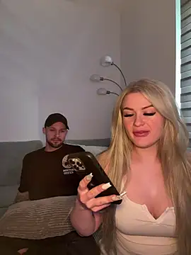 SexyCouple1910 online show from 04-21-26, 05:17