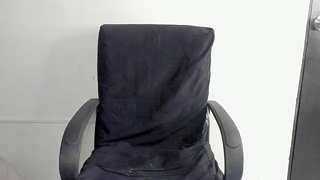 Snapshot of lolabunnysc chatting on 05-06-26, 12:32 lolabunnysc online show from 05-06-26, 12:32