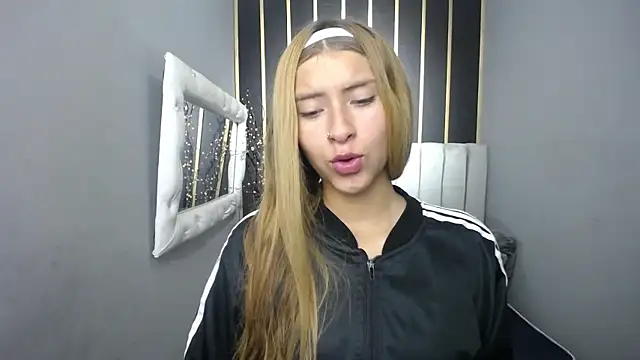 Snapshot of nancy_blonde chatting on 05-11-26, 01:06 nancy blonde online show from 05-11-26, 01:06