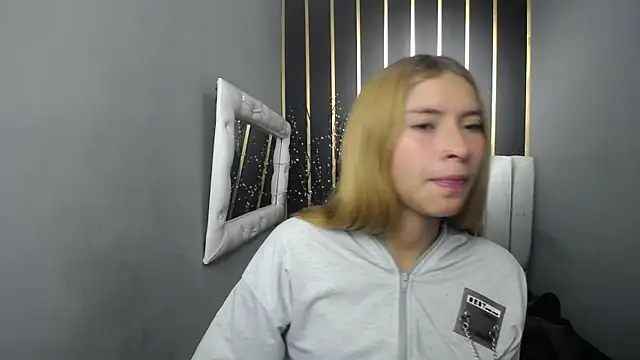 Snapshot of nancy_blonde chatting on 05-21-26, 12:01 nancy blonde online show from 05-21-26, 12:01