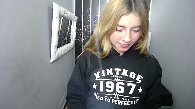 Snapshot of nancy_blonde chatting on 06-02-26, 12:29 nancy blonde online show from 06-02-26, 12:29