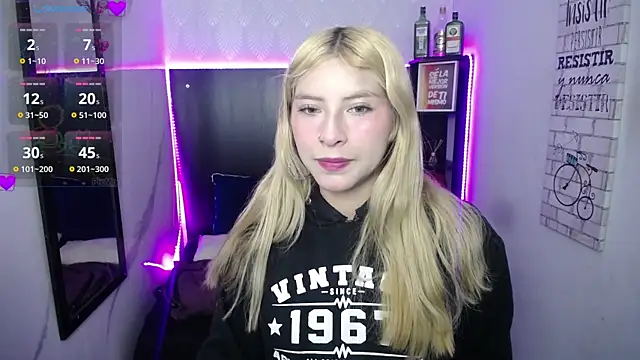 Snapshot of nancy_blonde chatting on 07-17-26, 12:45 nancy blonde online show from 07-17-26, 12:45