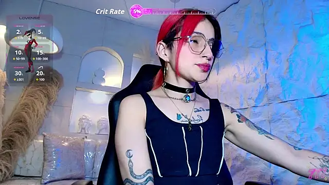 Snapshot of Moon_Red_r chatting on 05-01-26, 08:02 Moon Red r online show from 05-01-26, 08:02