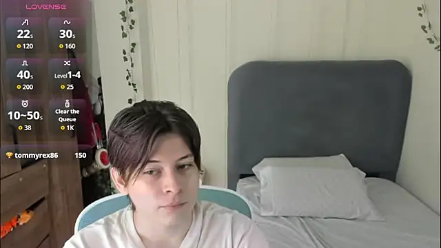 Snapshot of Felixzyn chatting on 04-26-26, 07:44 Felixzyn online show from 04-26-26, 07:44