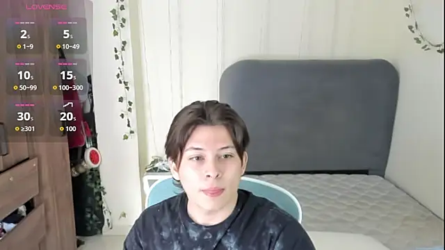 Snapshot of Felixzyn chatting on 04-30-26, 08:57 Felixzyn online show from 04-30-26, 08:57
