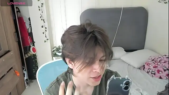 Snapshot of Felixzyn chatting on 05-19-26, 07:20 Felixzyn online show from 05-19-26, 07:20