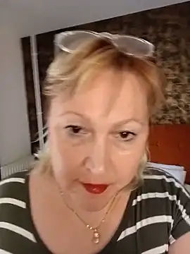 Snapshot of I_amVeronicle chatting on 06-07-26, 12:53 I amVeronicle online show from 06-07-26, 12:53