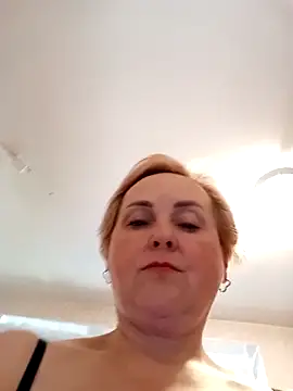 Snapshot of Svetlysvet chatting on 04-22-26, 11:23 Svetlysvet online show from 04-22-26, 11:23