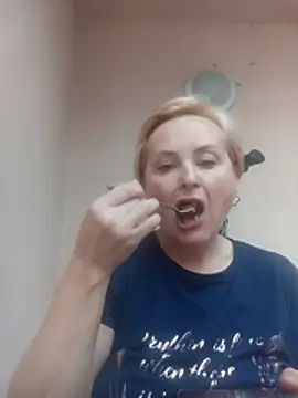 Snapshot of Svetlysvet chatting on 06-27-26, 03:44 Svetlysvet online show from 06-27-26, 03:44