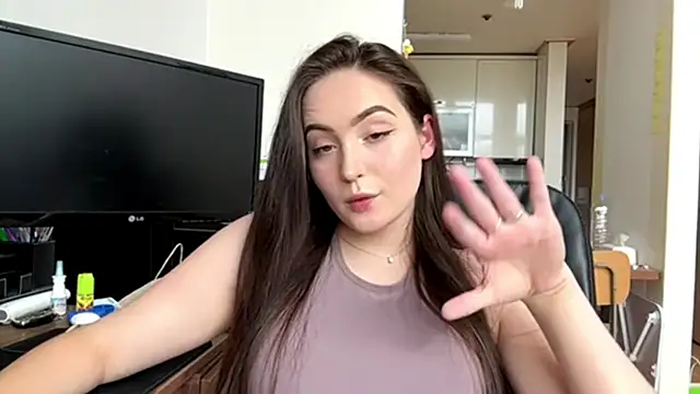 Snapshot of Emilly_Cart chatting on 06-01-26, 03:30 Emilly Cart online show from 06-01-26, 03:30
