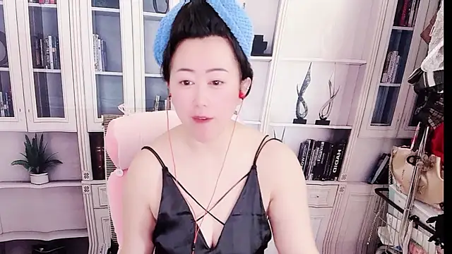 LXU9 online show from 05-13-26, 05:05