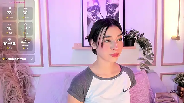 Snapshot of Nanami_ chatting on 05-13-26, 01:08 Nanami online show from 05-13-26, 01:08