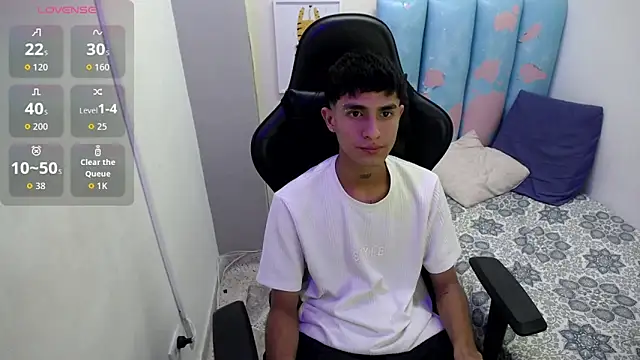 AAA WHITE online show from 04-23-26, 04:35