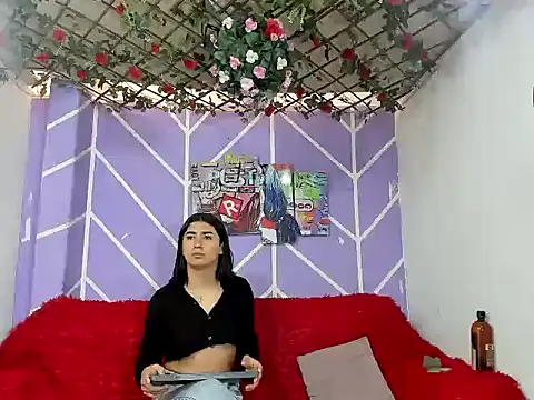 Snapshot of DAHNE_HOT_ chatting on 07-21-26, 07:16 DAHNE HOT online show from 07-21-26, 07:16