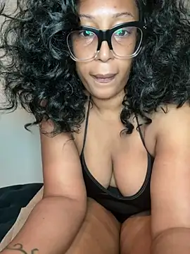 EllesWorld online show from 05-19-26, 02:23