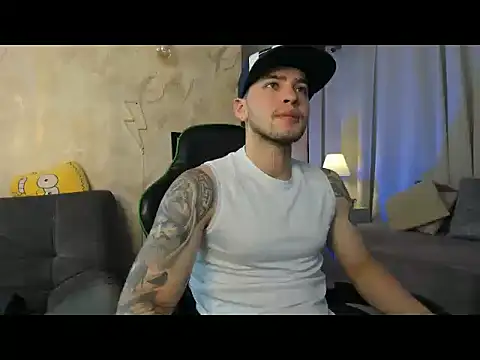 Snapshot of RONNY_COLTON chatting on 04-21-26, 12:34 RONNY COLTON online show from 04-21-26, 12:34