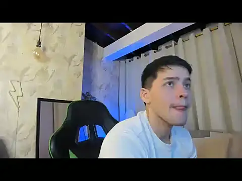 Snapshot of RONNY_COLTON chatting on 04-24-26, 01:19 RONNY COLTON online show from 04-24-26, 01:19