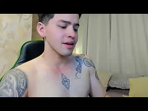 Snapshot of RONNY_COLTON chatting on 05-10-26, 10:37 RONNY COLTON online show from 05-10-26, 10:37