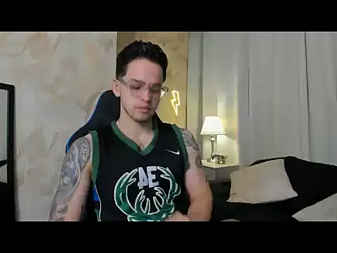 Snapshot of RONNY_COLTON chatting on 05-17-26, 11:06 RONNY COLTON online show from 05-17-26, 11:06